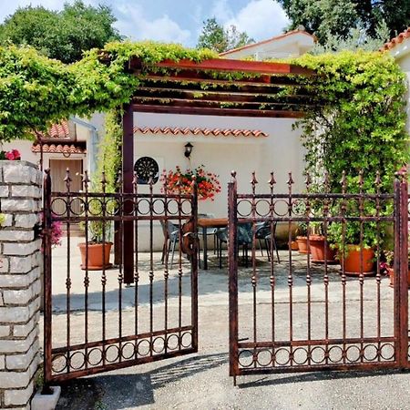 Вилла Nadia'S House Pican Экстерьер фото