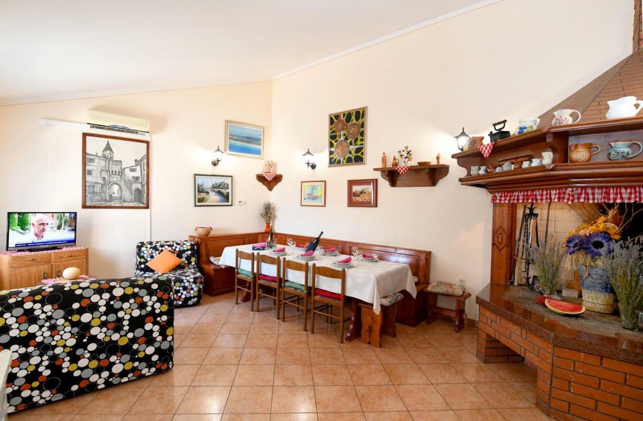 Вилла Nadia'S House Pican Экстерьер фото